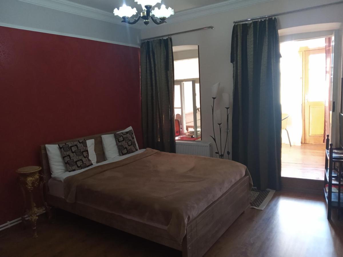 Apartment In The Heart Of Old Tbilisi Esterno foto